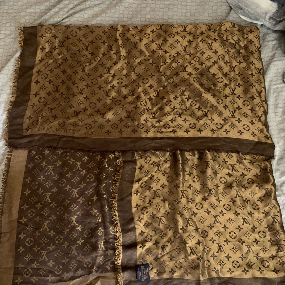 Louis Vuitton so shine monogram shawl - Picture 2 of 8